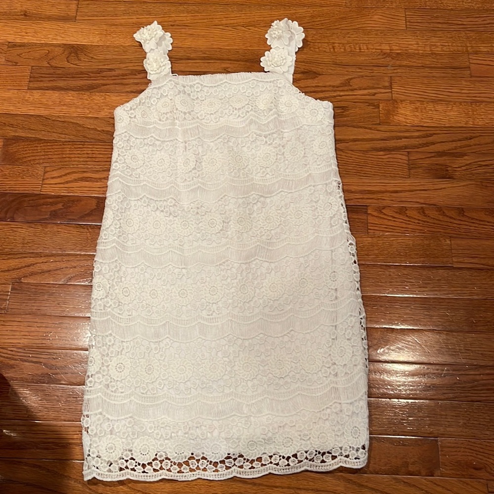 Size 4 white Laundry by Shelli Siegal dress